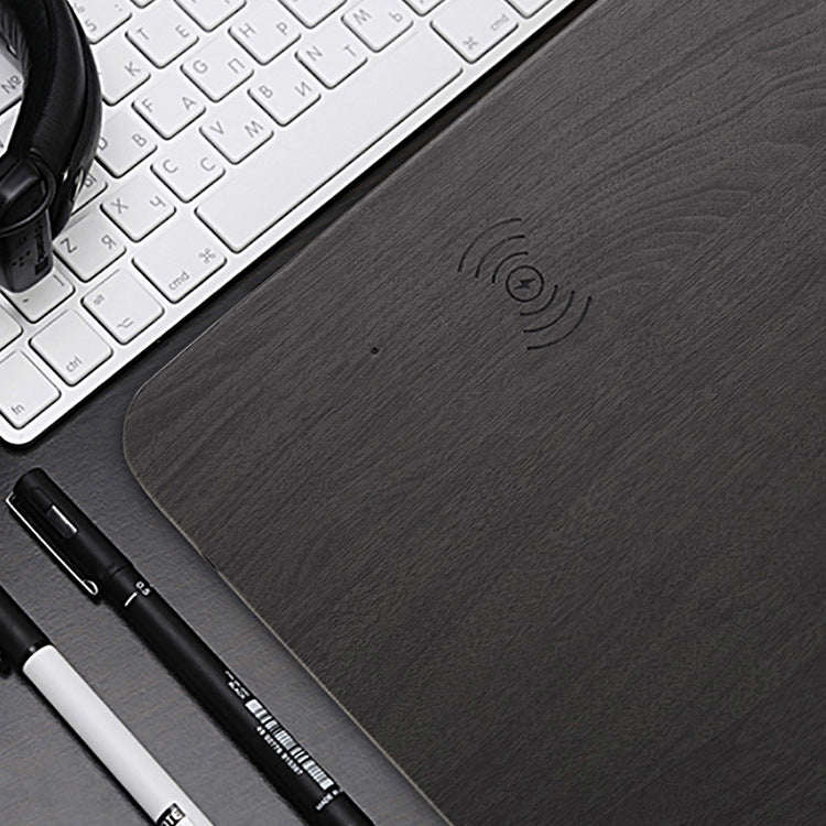 Bamboo Wireless Charger 15W – Wangari Pine USB Hub Dock